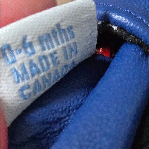 2/$20 Robeez 0-6 m - Picture 3 of 3